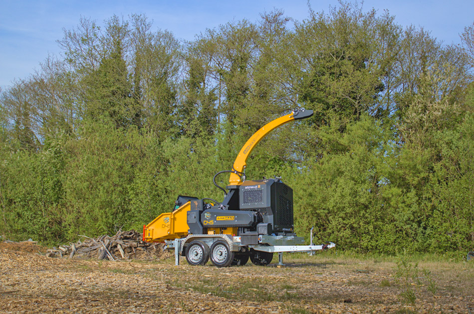 ARBMAX D45 hakselaar achter terreinwagen ARBMAX D45 hakselaar achter terreinwagen