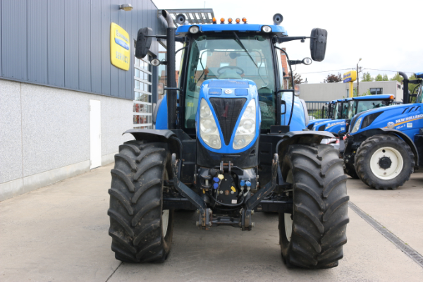 New Holland T7.200