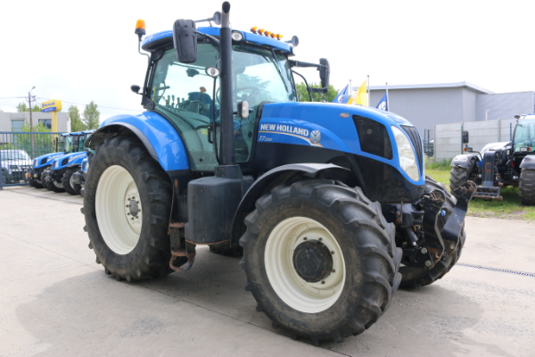 New Holland T7.200