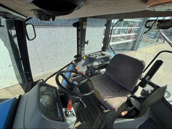 New Holland  TS100