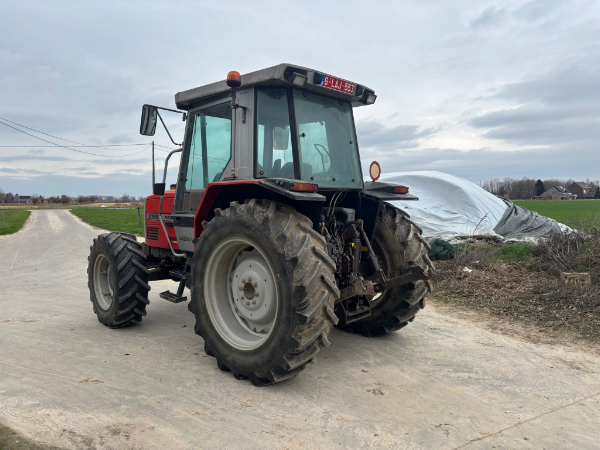 Komt binnen - Massey Ferguson 3065