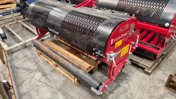 Redexim Verti Drain 7117 Mustang