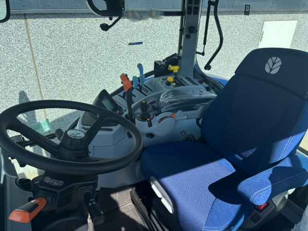 New Holland T7.165S